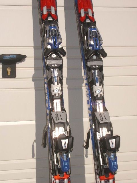 2 paires de skis atomic SX10 de 2007 neufs - 2 paires de skis atomic SX10 de 2007 neufs
