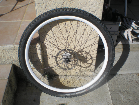 jantes vtt  freins  disques tubeless blanches  - jantes vtt  freins  disques tubeless blanches 