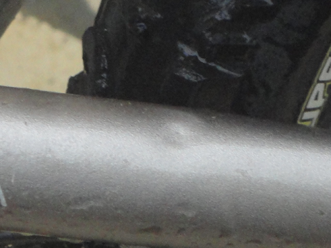 Nomad anodisé slate M 2010   - petit poc sur le hauban