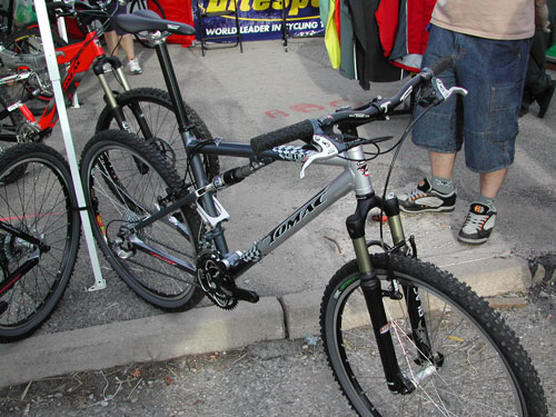 Salon du Roc d'Azur 2002 - 129.jpg - biking66.com