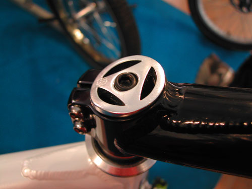 Salon du Roc d'Azur 2002 - 22.jpg - biking66.com