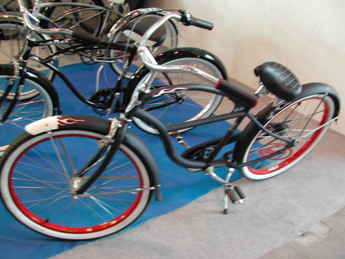 Salon du Roc d'Azur 2002 - 59.jpg - biking66.com
