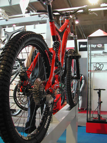 Salon du Roc d'Azur 2002 - 75.jpg - biking66.com