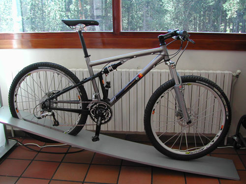 Presentation Commencal - 2.jpg - biking66.com