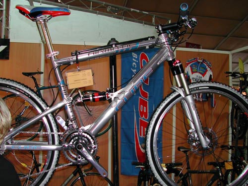 Salon du Roc d'Azur 2003 - DSCN2156.jpg - biking66.com