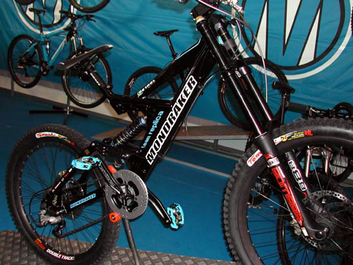 Salon du Roc d'Azur 2003 - DSCN2223.jpg - biking66.com