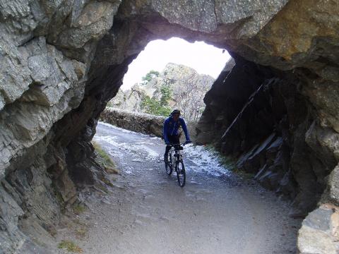 Passage sous le clbre tunnel - catalan6613 - biking66.com